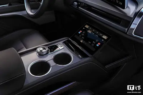 上汽通用凯迪拉克Vistiq中大型SUV申报，海外约7.9万美元起